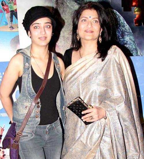 In 2007, Sarika's performance in Parzania earned her the National Film Award for Best Actress. She played the role of a Zoroastrian woman who loses her child during the 2002 riots of India.