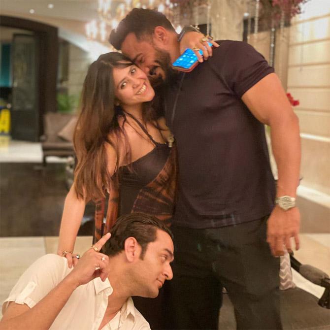 Rohit Reddy shared this unusually staged pose that has Vikas Gupta, (god knows) doing what! Perhaps, that's why Rohit captioned the picture as - 