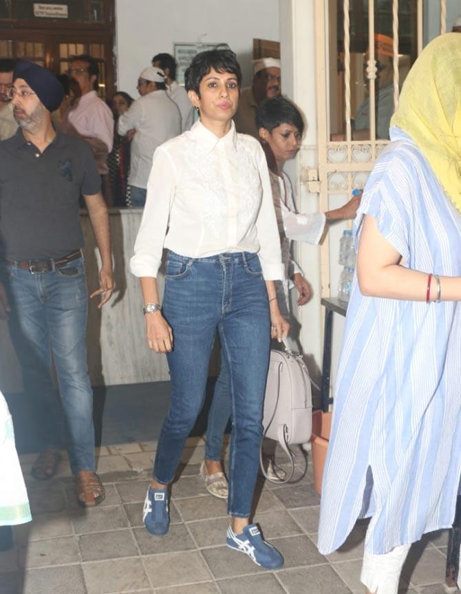Singer Pratichee Mohapatra also came in to pay her respects to Kushal Punjabi at the prayer meet held in Khar.
