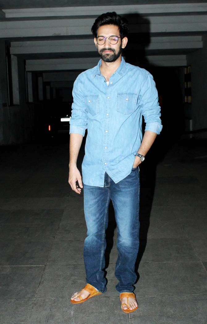 Vikrant Messey was also captured in the same suburb. The Mirzapur fame actor is all cheerful, thanks to the positive response he is getting for his upcoming film, Chhapaak