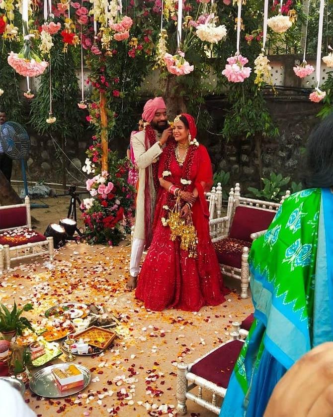 Now that Mona Singh has got married, we wish her nothing but the best in life!