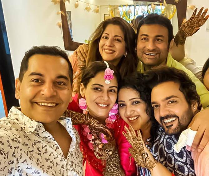 Mona Singh looks over the moon posing with her friends on her special day, doesn't she?