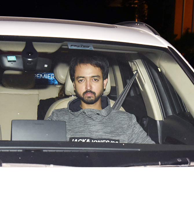 Padmini Kolhapure plays Gopika Bai the wife of Balaji Baji Rao in Panipat.
In picture: Padmini Kolhapure's son Priyaank Sharma also attended the special screening of Panipat.
