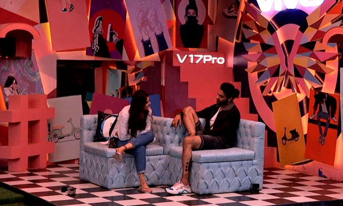However, Madhurima's entry didn't go well with Vishal. The couple had just broken up and Vishal ignored Madhurima until she confronted him. The duo talked about their differences and Vishal's statements about their relationship in the media.
