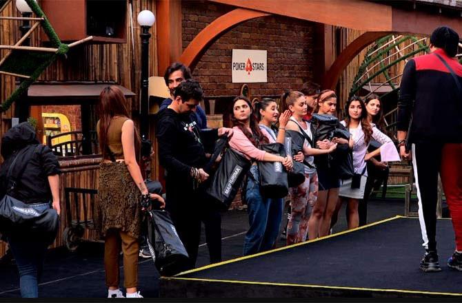 The week's captaincy task was titled 'BB Junction'. A train installation was set up in the garden area along with baggage lockers. Each contestant was allotted a bag with their name that was placed in the baggage locker. On every buzzer, the contestants had to rush to the locker and pick up one bag each of another contestant who they wanted to save or disqualify.