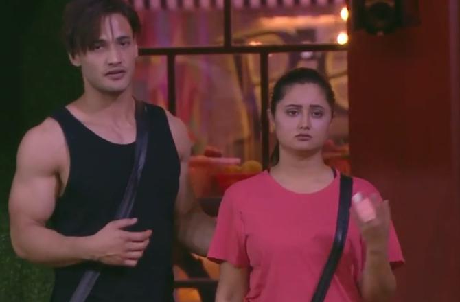 During the tussle between Shehnaaz and Shefali, Rashami Desai injured her fingers, suffering a hairline fracture, while Asim, too, pulled a muscle during the task. The task this time around too was canned by Bigg Boss owing to the violence showcased by the inmates.
According to the promos, this week's Weekend ka Vaar deals with something in Arhaan Khan's past that Salman Khan brings to the fore. We can't wait to see what the 11th week has in store for us. Watch this space for the latest updates happening inside and outside the house.