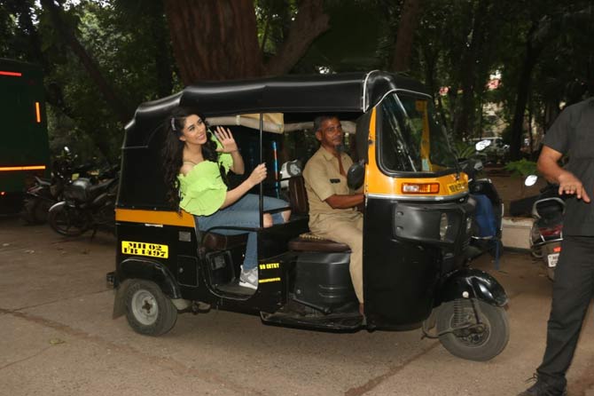 Warina Hussain was part of the special song Munna Badnaam Hua alongside Salman Khan in Dabangg 3. Only a film old in the industry, the youngster's act will inevitably be compared to that of Malaika Arora, who made Munni Badnaam Hui one of Bollywood's most popular songs. On her part, the LoveYatri (2018) actor is only too thrilled to be handed over the baton from Arora.