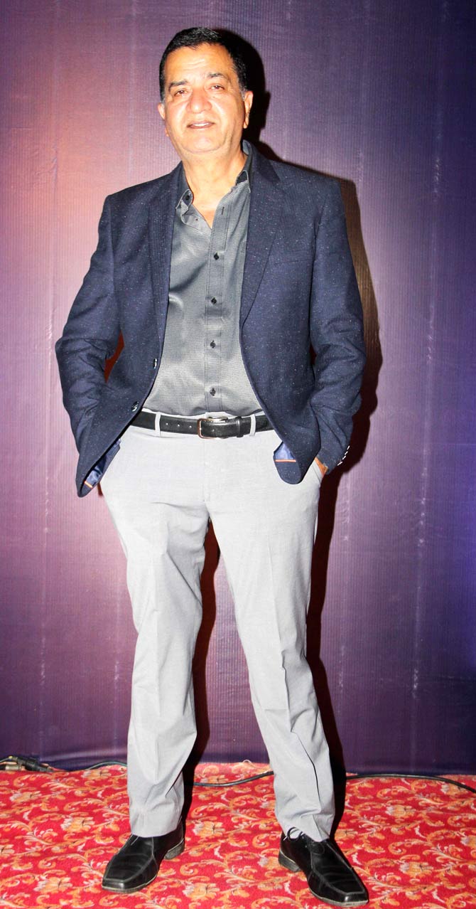 Vicky Kaushal's father and popular stunt director Sham Kaushal also attended Shaarika Pandit's wedding reception in Juhu.