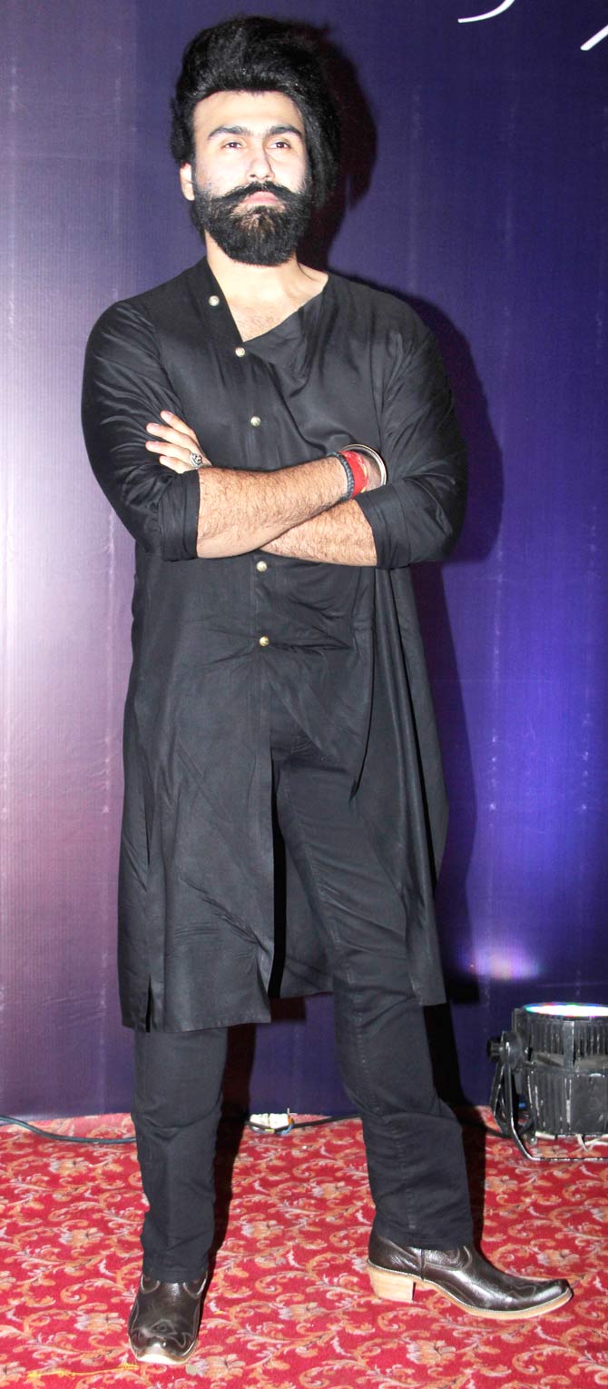 Raj and Nadira Babbar's son Aarya Babbar looked dashing in his all-black attire.