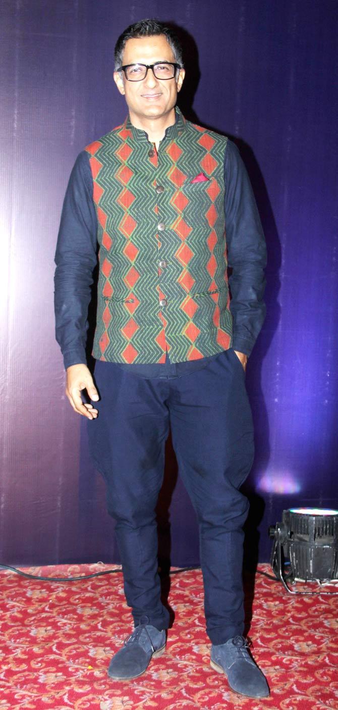 Sanjay Suri's traditional outfit impressed the fashion police. On the work front, the actor-producer will be next seen in web series Mentalhood opposite Karisma Kapoor. He plays a scientist from Kanpur, who considers his wife (Karisma) as the go-to person before taking any decision.