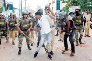 UP deputy CM backs cop, Union minister demands action
