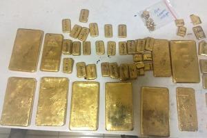 DRI seizes 42 kgs of smuggled gold, 10 arrested