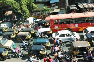 Mumbai police issues traffic diversions for protest at Azad Maidan 