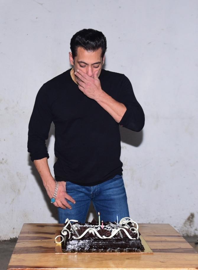 Salman-Media-Birthday