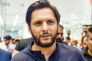 Shahid Afridi broke television set after daughter performed aarti