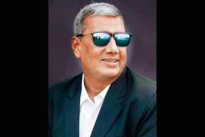 Ranji Trophy: Mumbai-based Sunil Chaturvedi set for a 'ton' at Kotla
