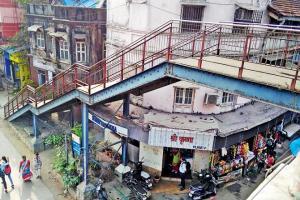 Residents are angry over closed Matunga staircase