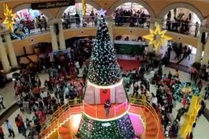 Mumbaikars celebrate Christmas with much pomp and fanfare