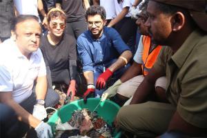 Aaditya Thackeray, Esha Gupta join hands for Carter Road beach clean-up