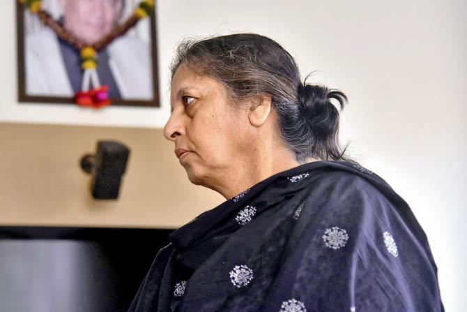 Poonam, wife advocate Harish Bhambhani  at her Matunga residence