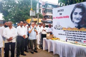 Mumbai: Kurlekars hold protest against murder, rape of Hyderabad vet