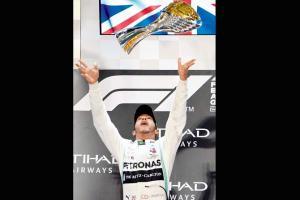 F1: Lewis Hamilton wins Abu Dhabi GP to end season in style