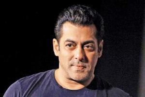 Police gets email about bomb threat at Salman Khan's house
