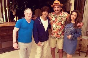 Shastri spends time with Raveena, SRK and Gautam Singhania in Alibaug