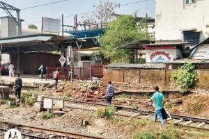 Hotel shed to make way for faster commute at Dombivli