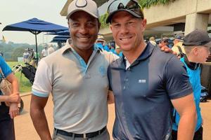 David Warner catches up with Brian Lara, hopes to 'knock 400 off'