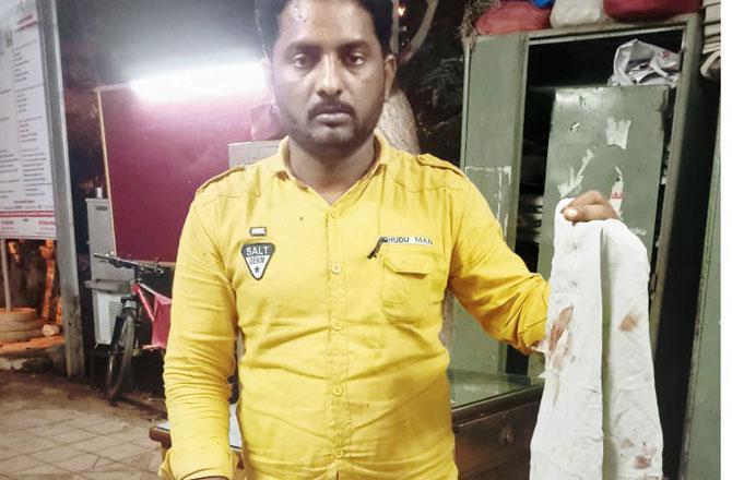 Bandra restaurant owner thrashes rickshaw driver:
On July 1, 2018, an autorickshaw driver Sagir Tamboli, 39, was allegedly assaulted by a man who claimed to be the owner of Sigdi Restaurant in Bandra, and two of his associates. According to the rickshaw driver's FIR, a middle-aged man hired his vehicle outside Panvel railway station for Bandra West for Rs 900. Tamboli took the old Mumbai-Pune highway and arrived at Sigdi Restaurant at around 3 am. The man and his two associates kept consuming alcohol and abused rickshaw drivers in general throughout the journey. The three men had a wooden stick with them with which they allegedly assaulted and abused the driver instead of paying him. The driver sustained injuries and managed to escape from the spot. Post which he filed a complaint and a case was registered under Sections 323 (voluntarily causing hurt), 324 (voluntarily causing hurt by dangerous weapons), 504 (intentional insult) and 34 (common intention). The investigation is underway.