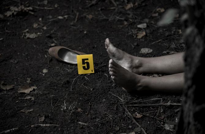 Man impregnates friend's 16-year-old daughter:
On November 11, 2017, a 49-year-old man was arrested for impregnating his friend’s 16-year-old daughter. The man had come to Panvel in 2014 after spending 22 years in Kuwait and used to visit the girl’s home as he was a 'close family friend'. The man befriended the girl, a class XI student, during his visits and won her confidence. He managed to convince her that he loved her and wanted to marry her. She fell for his trick and agreed to marry him. The man eloped with the girl when she was on her way to college. The accused and the victim were traced to Taloja where the accused had rented out a flat and the duo were staying together. The girl was 11 weeks pregnant when the duo was found by the cops. Post his arrest, the accused was booked under section Sections 376 and 363 of the IPC and the Protection Of Children from Sexual Offences Act. 