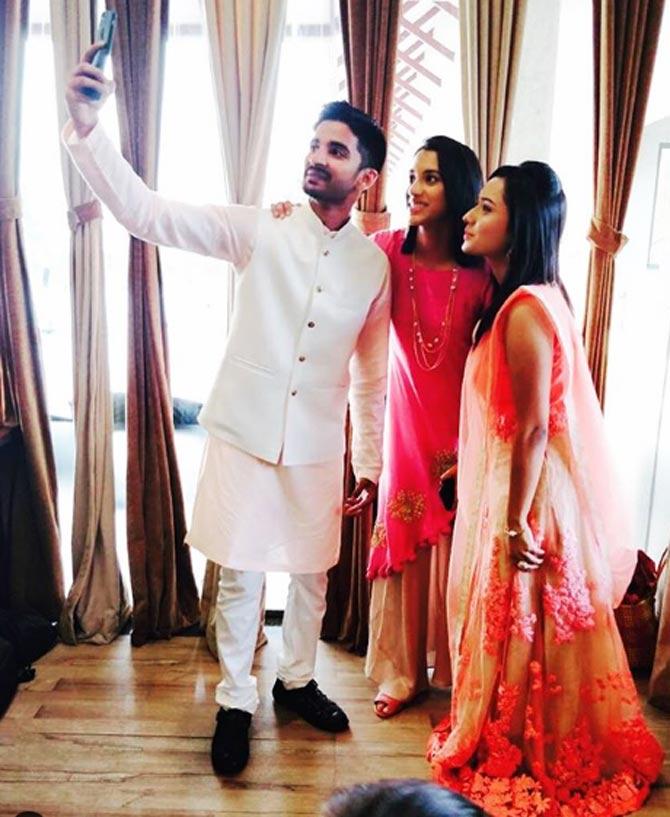 Smriti Mandhana posted this picture from her brother's wedding and wrote, 