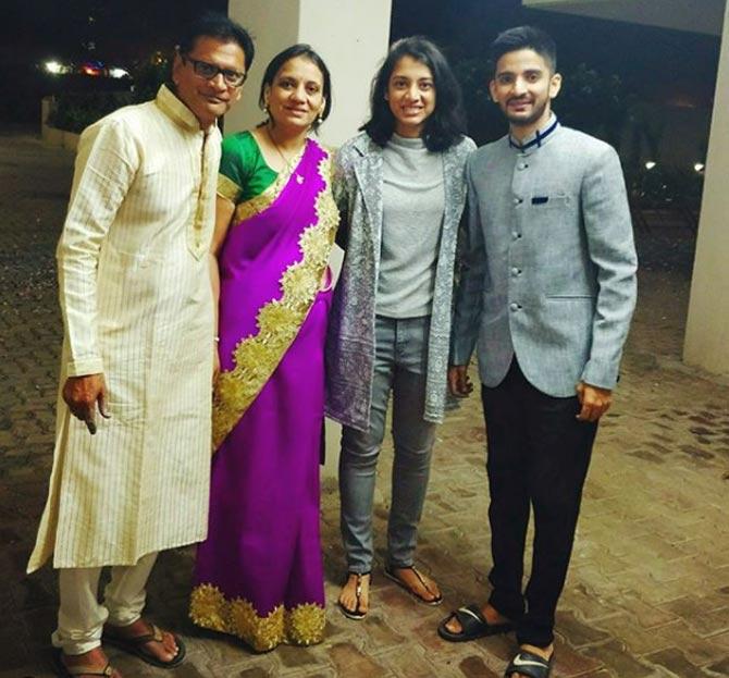Smriti Mandhana posted this picture from Diwali and wrote, 