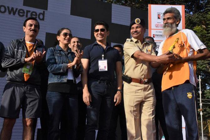The marathon was divided into three race events of 21km, 10km and an untimed race of 4km, all starting from the Joggers Park, opposite Jamnabai Narsee School