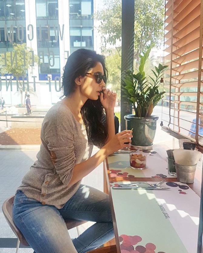 Former beauty queen Sarah Jane Dias is also a frequent visitor at Kitchen Garden. When Kitchen Garden opened its second outlet in BKC, Sarah was among the first few celebs to make it a point to visit their new outlets. While sharing this picture, Sarah captioned: Kitchen Garden by Suzette at BKC is up and running and man, it's fresher than ever... the menu is every healthy eater's dream come true... and also, they have the best coffee in town... no seriously... best blend, roasted to perfection...! Pic/Instagram Sarah Jane DiasIn picture: Saraj Jane Dias enjoying her morning coffee at Kitchen Garden!