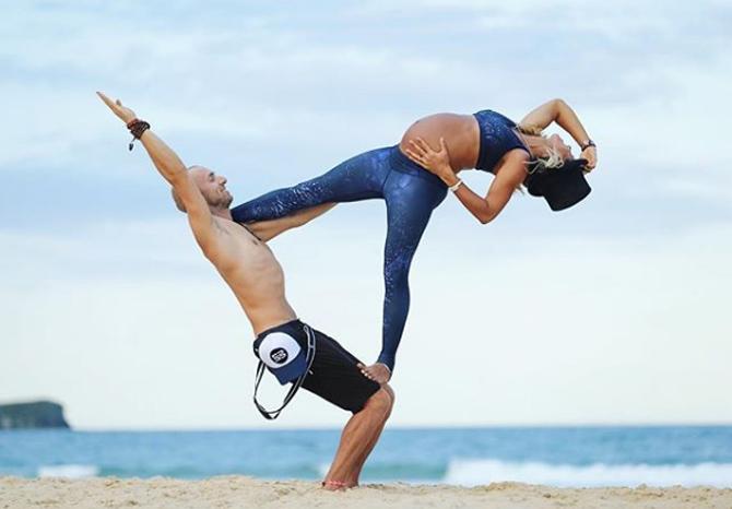 Honza and Claudine have taken yoga seriously to such an extent that even Claudine’s pregnancy couldn’t keep them away from it. They posted pictures of Claudine’s baby bump in exciting AcroYoga postures which will definitely leave you with goose bumps.  