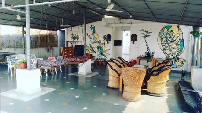 Jugaad in Delhi
Located near two of Delhi’s busiest tourist draws, Sarojini Nagar and Hauz Khas Village, Jugaad has an airy common room with minimalist decor, rooms named after historic monuments (Mehrauli, Lodhi, Siri etc) and an open terrace with cane furniture and colourful upholstery. Facilities include access to a PlayStation, a steam room, washing machines and free parking.
Prices starting from Rs 699