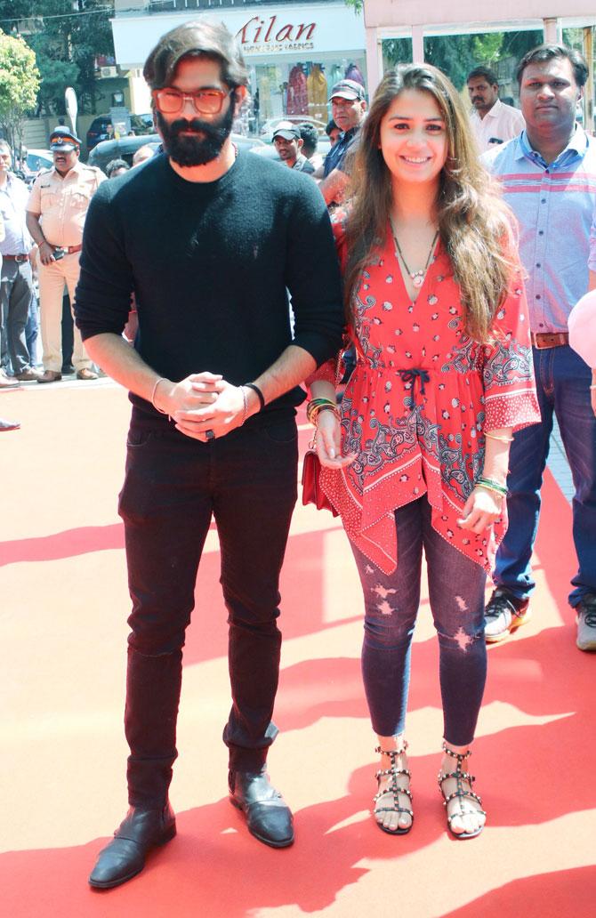 Raj Thackeray's son Amit Thackeray was accompanied by his wife Mitali Borude at giant bicycle