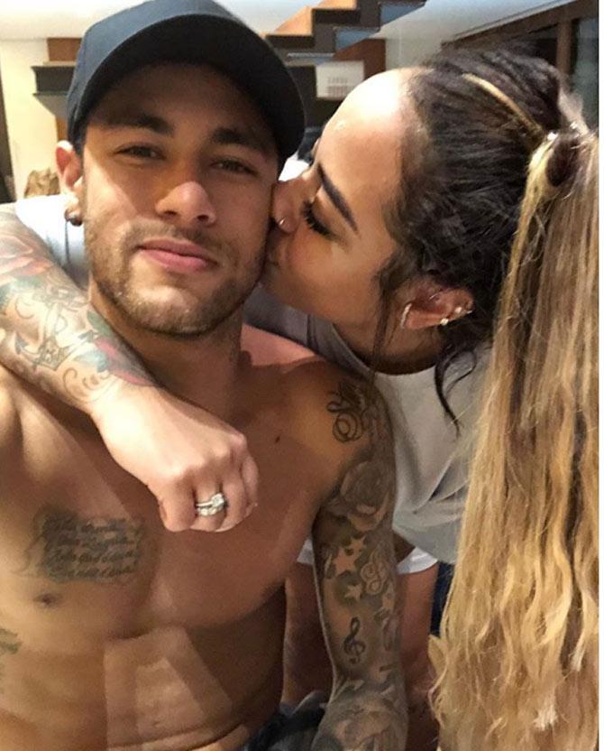 Neymar also made an appearance in the Spanish television hit show Money Heist.
Neymar posted this picture of himself sharing a cute moment with his sister. He wrote, 