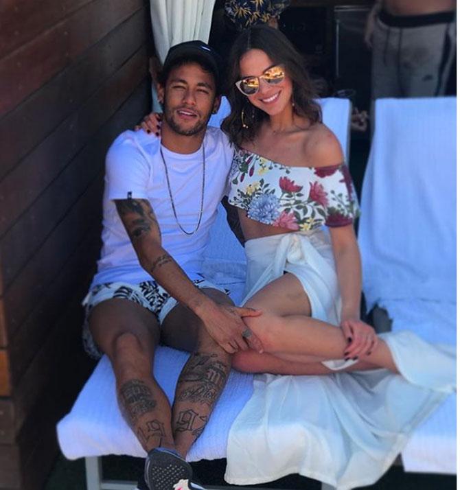 Playing for Barcelona, Neymar appeared in 123 matches scoring a total of 68 goals.
Neymar posted this picture with his girl Bruna from vacation and captioned, 