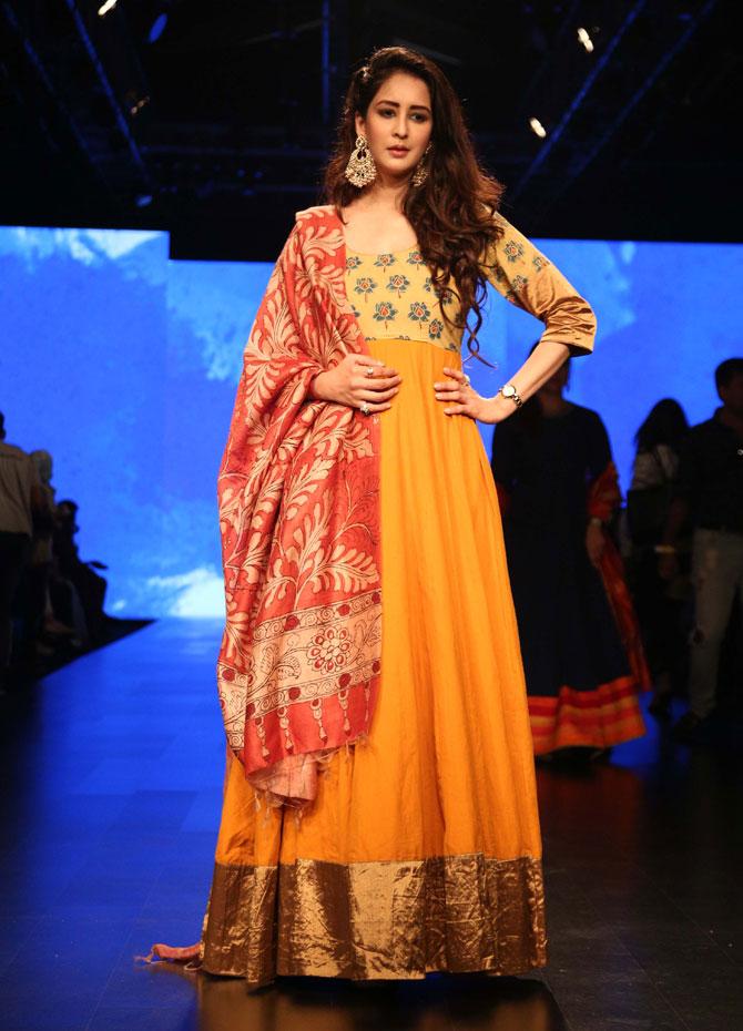 Television actress Chahat Khanna posed for the lens when she walked the ramp at Lakme Fashion Week Summer/Resort 2019. 