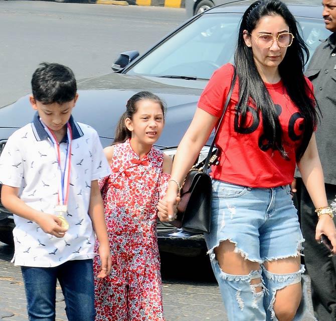 Maanayata Dutt and Sanjay Dutt's daughter Iqra looked adorable in her floral red baby dress when she was spotted at a popular restaurant in the city. 