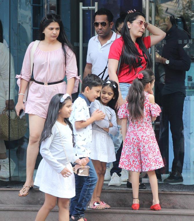 Maanayata Dutt was out with Shahraan and Iqra's friends for the lunch, and the kids were seen having some fun at the restaurant.