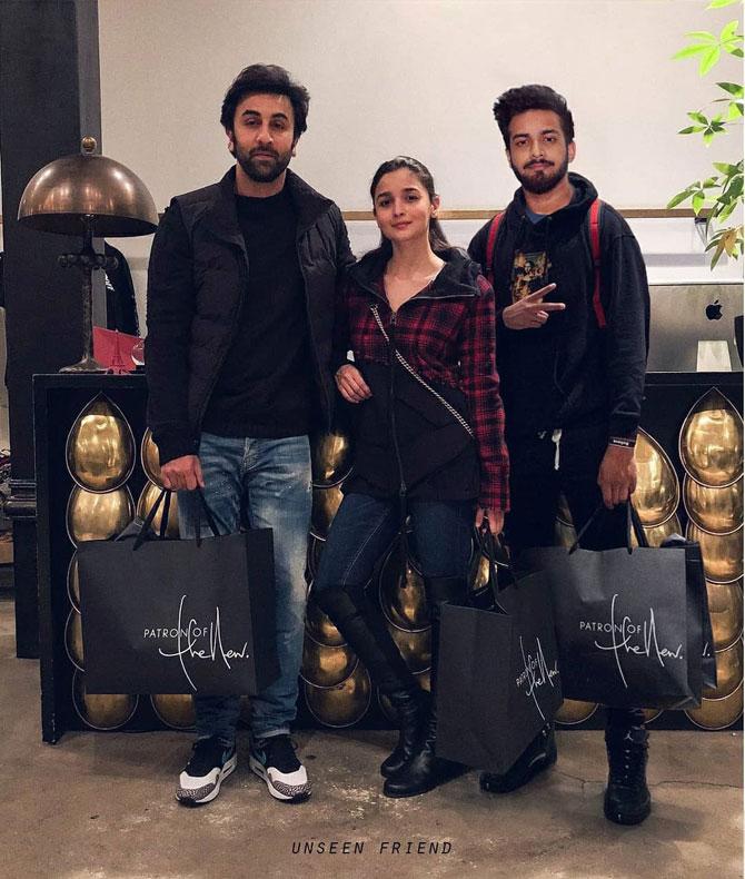 His USP? Take a normal celebrity picture, say, for instance, the one with Ranbir Kapoor and Alia Bhatt. The third guy in the photo might look like an average fan or a friend, but no! He is the 'Unseen friend' who photoshops himself into pictures. He writes, 