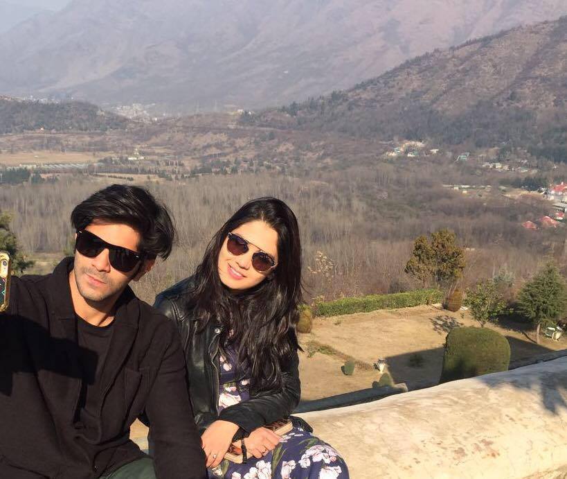 Maharashtra Navnirman Sena (MNS) chief Raj Thackeray's son Amit Thackeray tied the knot with his fiancee Mitali Borude, a fashion designer, at St. Regis Hotel in Lower Parel, Mumbai on January 27, 2019. The first big fat Indian wedding of 2019 ended up on a grand scale and was attended by some prominent personalities.
In picture: Amit Thackeray and Mitali Borude