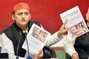 As government clips Akhilesh Yadav's wings, SP workers take to streets
