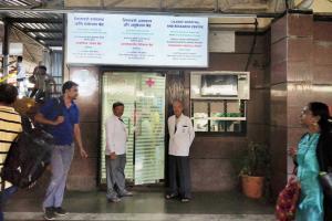 Need a doctor? You will find one at Dadar station