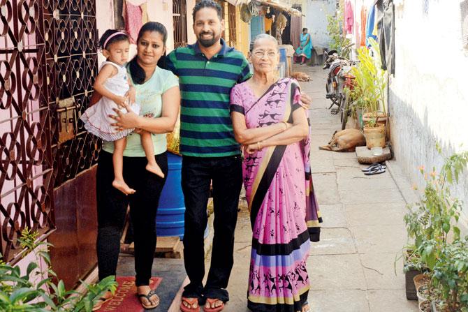 Ravi Nair, his mother Rita, wife Cynthia, and daughter, Shanaya, currently reside in Savala Chawl, Andheri