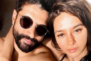 Farhan Akhtar and Shibani Dandekar's much-in-love picture is too cute